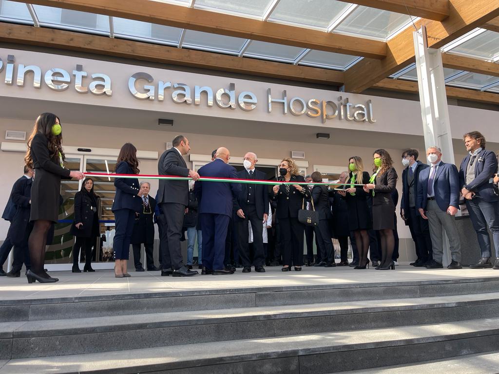 Inaugurato il nuovo Pineta Grande Hospital di Castelvolturno dopo i primi lavori di ampliamento. 