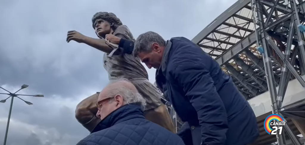 STATUA MARADONA