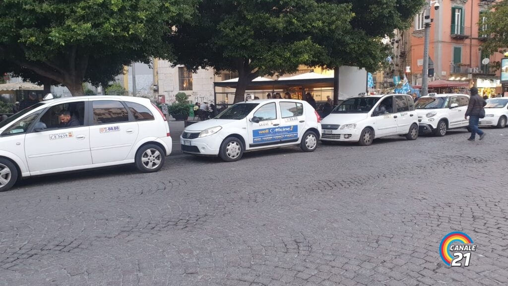 sciopero taxi napoli