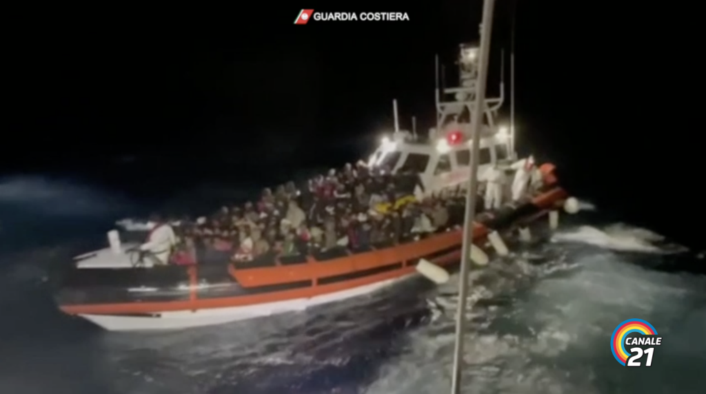 lampedusa migranti guardia costiera