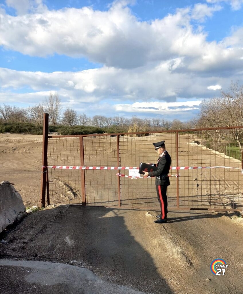 PALMA CAMPANIA: discarica abusiva in un terreno della regione e della città metropolitana. Carabinieri denunciano 2 persone