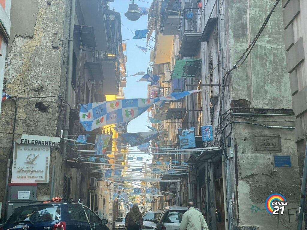 A Napoli non c’è solamente aria di primavera. Per la città si respira solo e soltanto aria di scudetto.