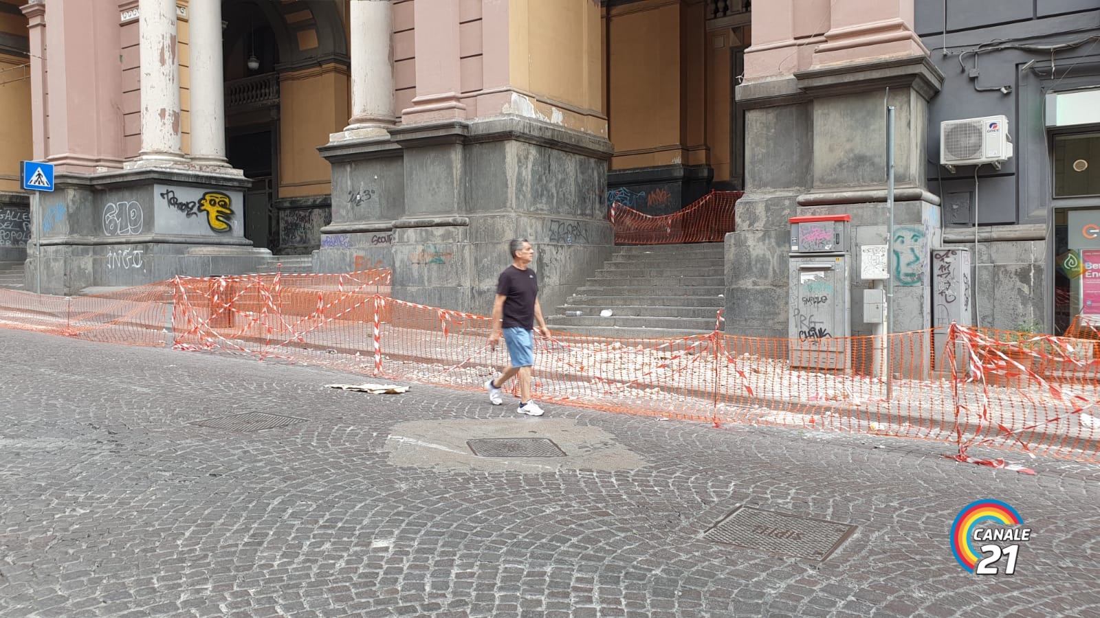 Galleria "Principe", cadono ancora calcinacci