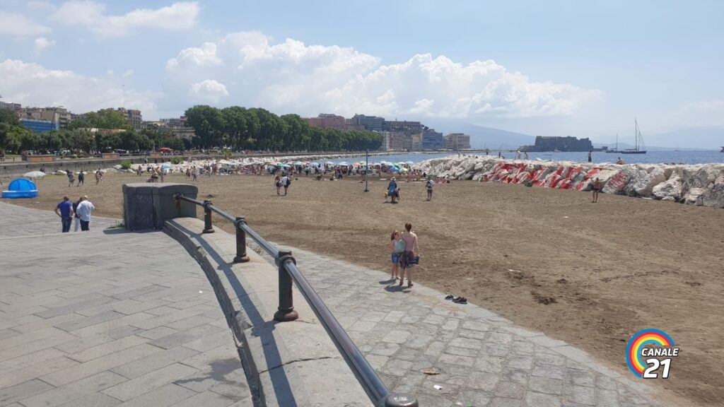 Caro spiagge anche a Napoli